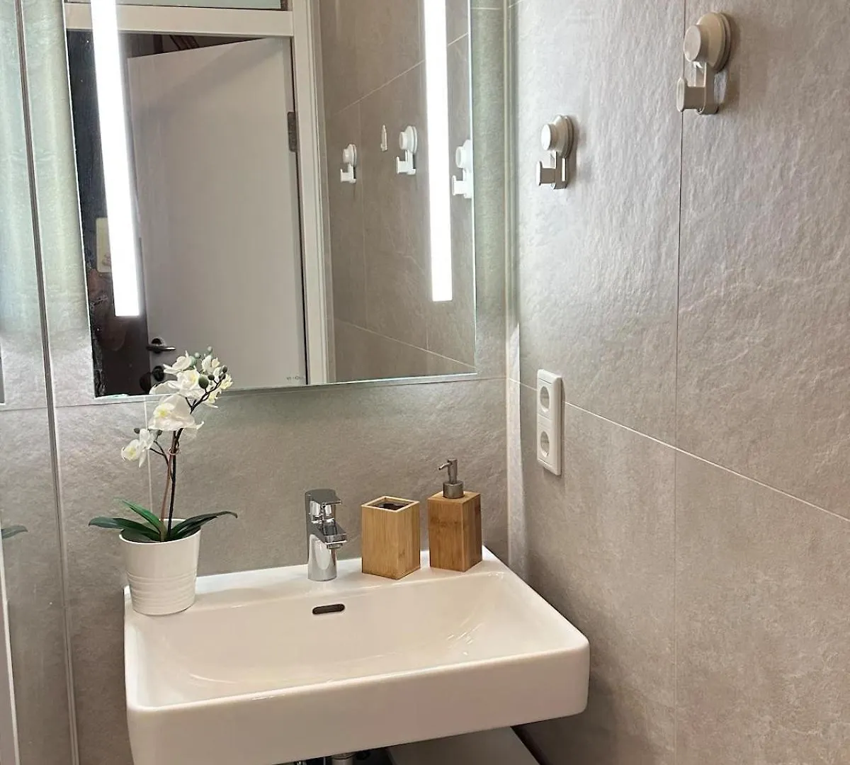 Nest & Rest Garden Stay With Free Parking Salzburgo Pensión